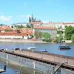 Luxurious Apartment Near River In Cezch Republic